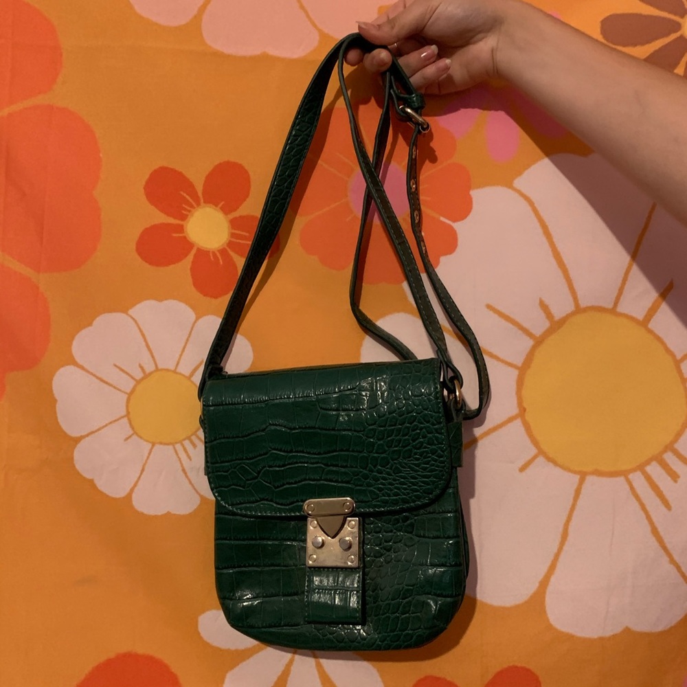 ❌SOLD❌Vintage Green Leather Crossbody